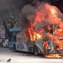 Hình ảnh và video cận cảnh 'bà hỏa' thiêu rụi xe buýt giữa phố Lý Thường Kiệt