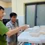 Khởi tố một giám đốc sản xuất gần 11.000 hũ yến sào giả