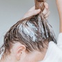 Ủ tóc kiểu mới đang gây sốt: Đơn giản đến mức ai lười cũng làm được