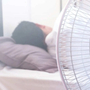 Bật quạt khi ngủ ban đêm: 4 nguyên tắc "vàng" để không bị ốm mùa nắng nóng