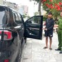 Gã thanh niên trộm nhiều tài sản cùng 2 nhẫn vàng trong ô tô
