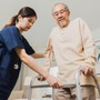 Tuổi già nằm viện không ai chăm, quyết định của tôi về tài sản khiến 4 con hoảng hốt
