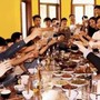 Sau buổi họp lớp, vì câu nói của 'hoa khôi' lúc nửa đêm tôi lập tức rời nhóm chat