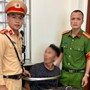 Khống chế kịp thời đối tượng dùng bồ cào đập phá xe của người đi đường ở Hà Nội