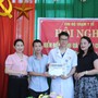 Trao hơn 15,7 triệu đồng tới gia đình bác sĩ trẻ mắc suy thận giai đoạn cuối