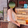 Thuê người tắm cho con, không ngờ chồng cũng được "chăm sóc" luôn