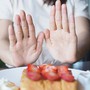 Ở ngưỡng tuổi 50, sau 6 giờ tối không nên ăn những gì để sống thọ?
