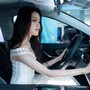Phương Oanh tậu xe hơi
