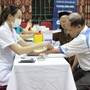 Từ 1/7, người dân có hộ khẩu thường trú tại Hà Nội thuộc nhóm này được miễn phí 100% khoản phí đặc biệt