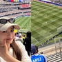 Đi xem World Cup 2026, NSƯT Kiều Anh khoe sắc trên đất Mỹ