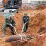 Phát hiện bom ‘khủng’ thời chiến còn nguyên kíp nổ tại trường tiểu học