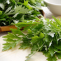 Loại rau giá rẻ như cho, bán đầy chợ Việt được mệnh danh là 'vua của các loại thảo mộc', vừa là rau vừa là vị thuốc quý