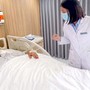 Người đàn ông suy gan, suy thận do nhiễm vi khuẩn 'ăn thịt người' vì sai lầm trong lúc chăm cây cảnh