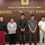 Công an TPHCM bắt vợ chồng chủ xưởng giày cùng 3 nhân viên