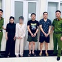 Hà Nội: Phát hiện 2 cô gái có biểu hiện bất thường, công an triệt phá điểm tổ chức sử dụng ma túy