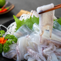 Trào lưu ăn mực kiểu mới gây 'sốt' mạng xã hội, chuyên gia cảnh báo nguy cơ sức khỏe tiềm ẩn