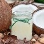 Bất ngờ với 6 lợi ích của việc thoa dầu dừa lên mặt mỗi ngày