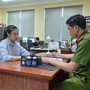 Cô gái trẻ bị khởi tố vì bán thực phẩm tăng cường sinh lý đàn ông giả