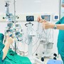 Mang bình oxy đi từ Nam ra Bắc tìm sự sống, người đàn ông 59 tuổi được hồi sinh từ nghĩa cử của cô gái 22 tuổi