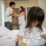 Không phải nghèo, đây mới là 3 kiểu gia đình khiến trẻ bất hạnh nhất