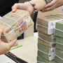 Có 400 triệu đồng gửi tiết kiệm ngân hàng nào hưởng lãi tới 9,2%/năm kỳ hạn 12 tháng?