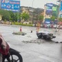 Hà Nội: Va chạm giữa xe máy và ô tô 16 chỗ khiến người phụ nữ tử vong thương tâm