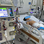 Bé trai 4 tuổi suy gan cấp, phải lọc máu liên tục vì được cho uống paracetamol hạ sốt 3 tiếng/lần