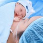 Người phụ nữ hạnh phúc đón con từ chiếc phôi cuối cùng, khép lại hành trình 5 năm tìm con