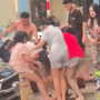 Hà Nội: Nhóm nam nữ 'hỗn chiến' trên vỉa hè phố Quang Trung, công an khẩn trương xác minh