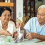 Con cái thành đạt chưa chắc là phúc: Nhìn 2 gia đình này tôi mới hiểu điều cha mẹ cần lúc tuổi già