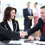 10 bí quyết giao tiếp giúp bạn nói chuyện khéo léo, được tôn trọng mà không cần 'nói hay'