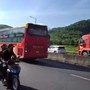 Phạt tài xế điều khiển xe khách chạy lùi tại đường có biển cấm đi ngược chiều