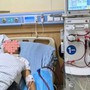 Nam doanh nhân 47 tuổi suy thận giai đoạn cuối vì 1 hành động rất nhiều người "quen tay" mỗi khi đau đầu