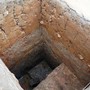 Đào đất, người dân phát hiện vật hình trụ dài 3m màu lạ, chuyên gia xác nhận báu vật hơn 1.000 năm tuổi