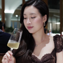 Đỗ Mỹ Linh gây chú ý với set đồ tiền tỷ khi đi hẹn hò