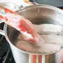 Chần thịt qua nước sôi lợi hay hại? Top thực phẩm nên chần trước khi chế biến
