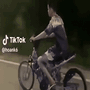 Xử lý nam thanh niên lái xe máy không biển số, buông hai tay rồi quay video đăng lên TikTok