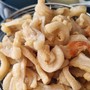 Thủ phạm gây rụng tóc, hói đầu có đầy trên mâm cơm người Việt: Bác sĩ khuyên nên ăn 4 món sau để tóc chắc khỏe