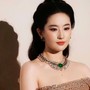 Lưu Diệc Phi có động thái bất ngờ sau vụ cắt hình ảnh Hồ Ngọc Hà ở Thượng Hải