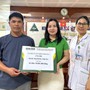 Vượt qua ca điều trị nặng, bé gái 7 tuổi bị tường đổ đè trúng người đã đi học lại