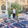 Bắc Ninh: Triệt phá kho 'hàng nóng', thu giữ gần 1 tấn dao kiếm, công cụ hỗ trợ