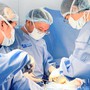 Đi khám sức khỏe tổng quát, người phụ nữ phát hiện ung thư buồng trứng ẩn trong khối u quái 13 cm