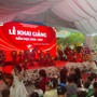 Ngày khai trường đặc biệt ở Hà Nội: 'Không sao đâu con, có cô ở đây rồi'