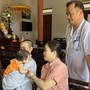 Bé gái 11 tháng tuổi bị bỏ rơi tại chùa, kèm lá thư