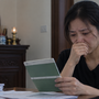 Chồng đột ngột qua đời, tôi phát hiện sổ tiết kiệm gần 1 tỷ đồng: Lời mẹ chồng khiến tôi nghẹn đắng